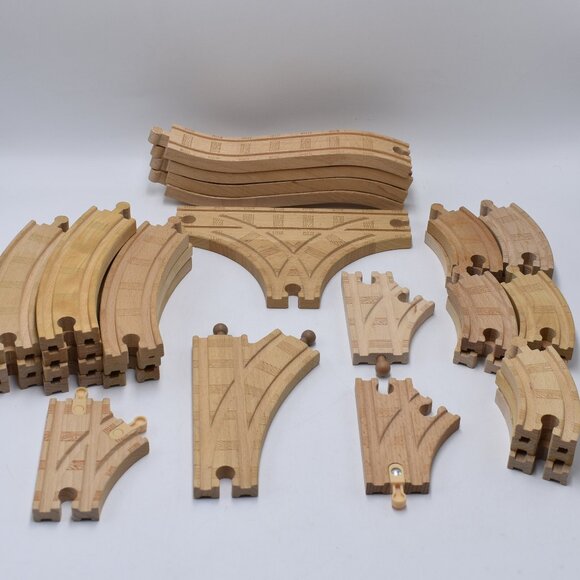 Lot of 40 Genuine Thomas Wooden Tracks Railway Trains Ascending Switch Curved - Picture 1 of 11